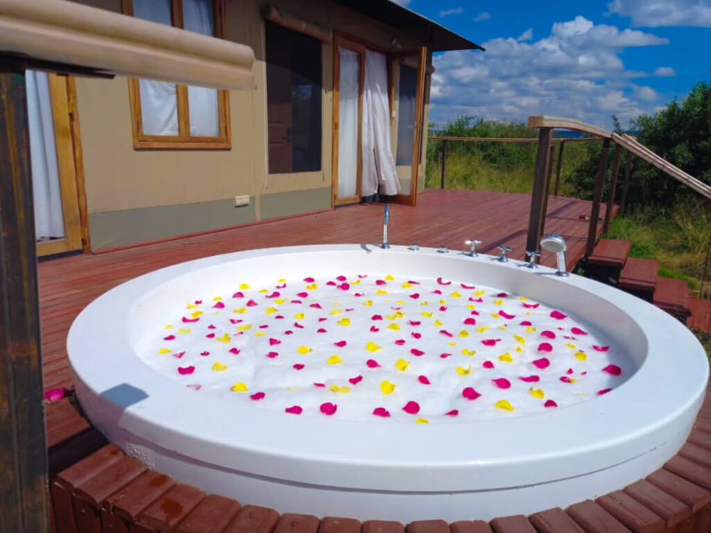 Emayian Luxury Camp