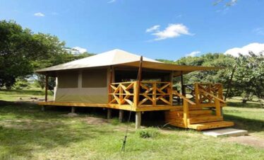 Olmoran Camp Zunguka Safaris