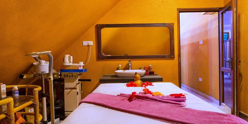3 Days Travellers Beach Hotel Packages | Updated Prices 2025