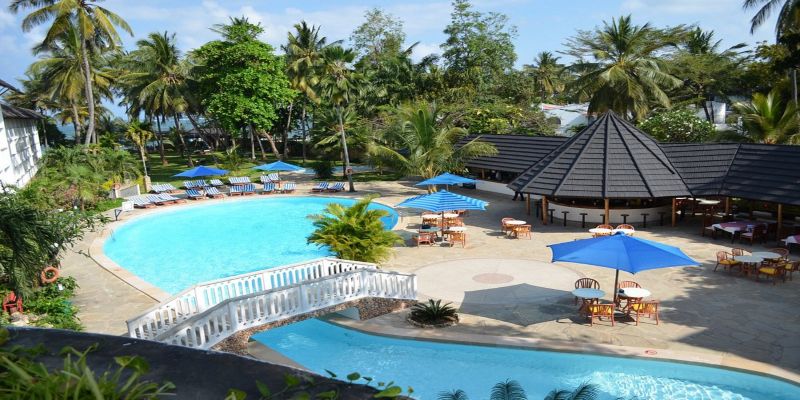 3 Days Travellers Beach Hotel Packages | Updated Prices 2025